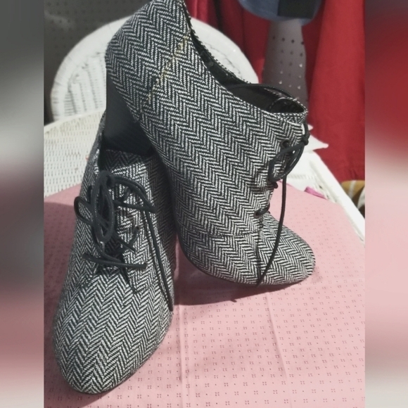 Call  it Spring Laced wool type heels. - Picture 1 of 4